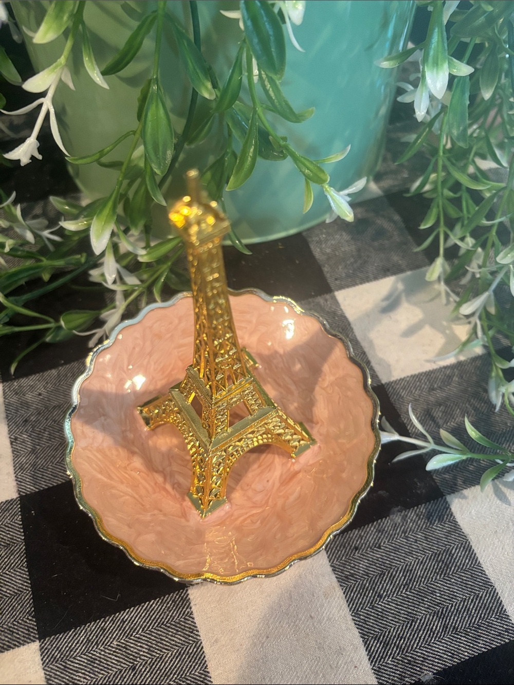 Gold Eiffel Tower Decorative Ring Holder - Pink Dish - Picture 2 of 4